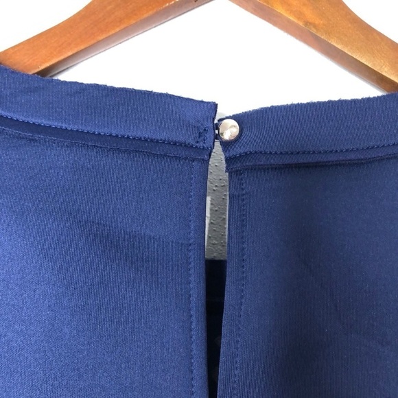 HYPR Scuba Material Crop Top Medium - Picture 4 of 6